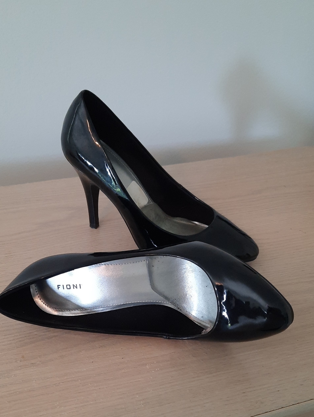 FIONI Glossy Black Patent Pointed-Toe Stilettos Size 7W